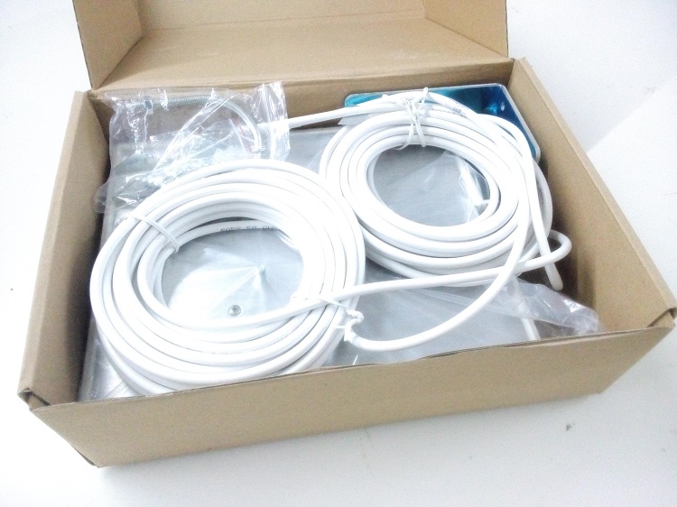 4G 3G LTE dual-polarized flat plate Panel antenna directional antenna 1710-2690MHz 18db Mimo system