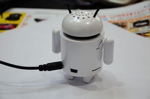 Portable Mini Google Android Robot MP3 FM Music Speaker