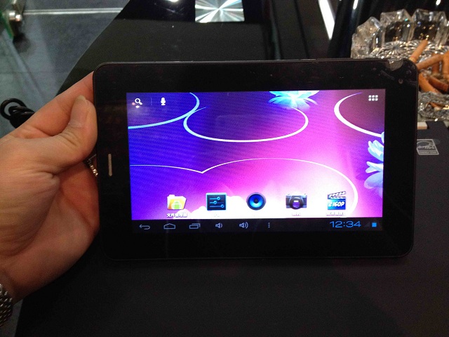 Netpad Evolution W1 Allwinner A13 2G GSM Call SMS Android 4.0.4 Tablet PC