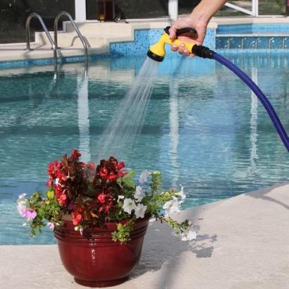 XHOSE The Incredible Expandable 3x & Contract Hose Sprayer