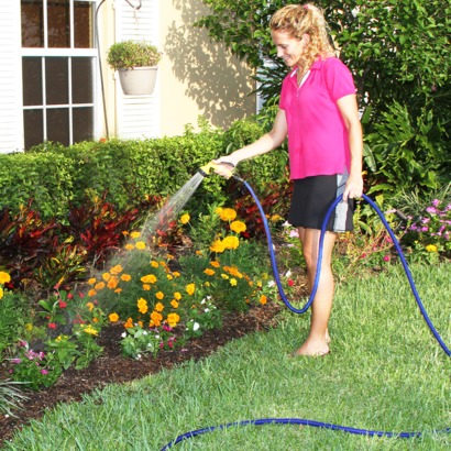 XHOSE The Incredible Expandable 3x & Contract Hose Sprayer