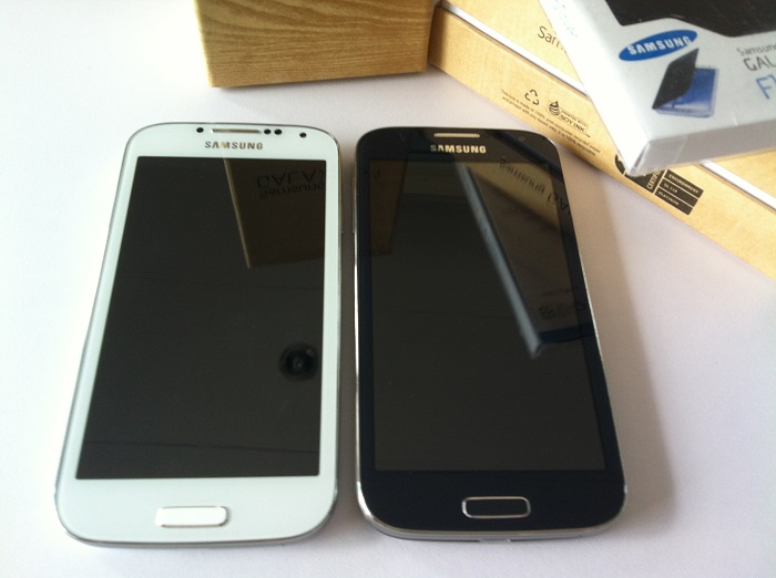 Samsung S4 i9500 1:1 Copy Dual Sim MTK6589 QuadCore 12.0 Mpixel 5 inch Android 4.3