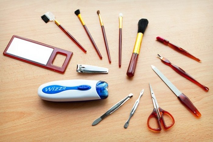 Wizzit - 50x Faster than Tweezers + Free Manicure Set